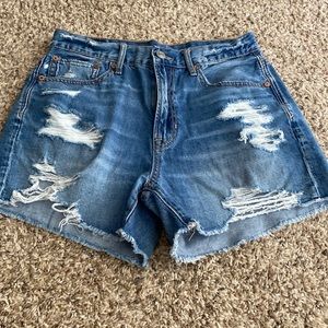 American Eagle 90s boyfriend short